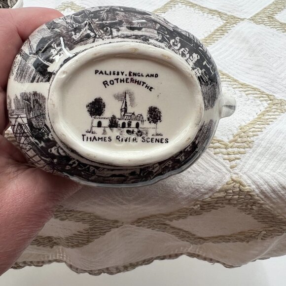 Thames River Scenes by Palissy Pottery Sugar bowl and creamer. Made in England - Picture 10 of 15
